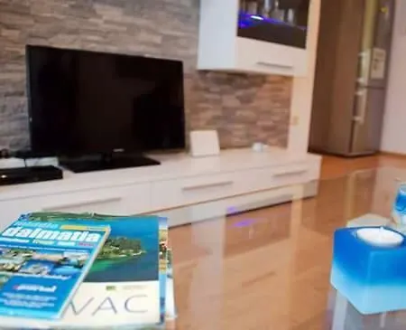 Sunset 아파트 트로기르