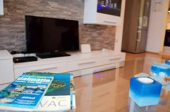 Sunset アパート トロギール